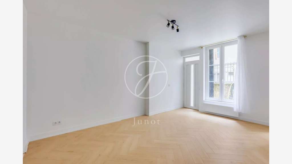 Vente local de 48m² à Paris 75009 Rochechouart