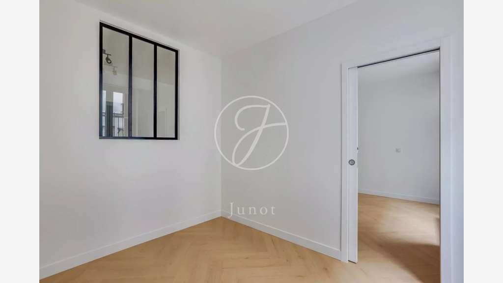 Vente local de 48m² à Paris 75009 Rochechouart