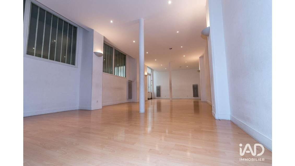 Vente boutique loft de 137m²  à Paris 75009