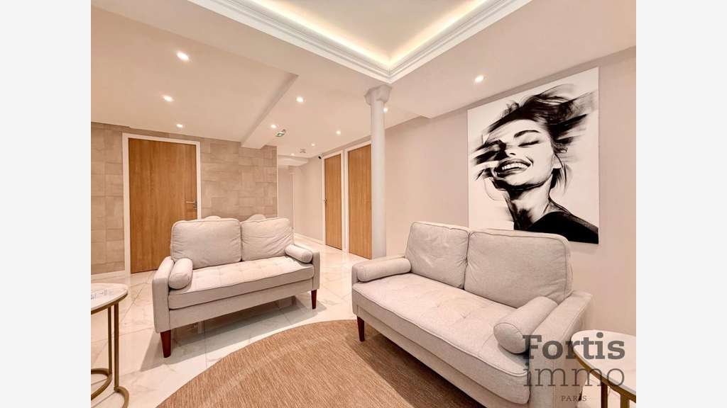 PARIS 9 - MURS COMMERCIAUX 262 M²