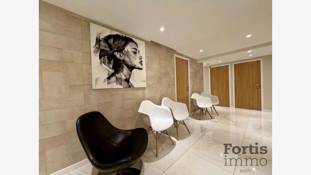 Vente murs commerciaux rénové 266m² à Paris 75009