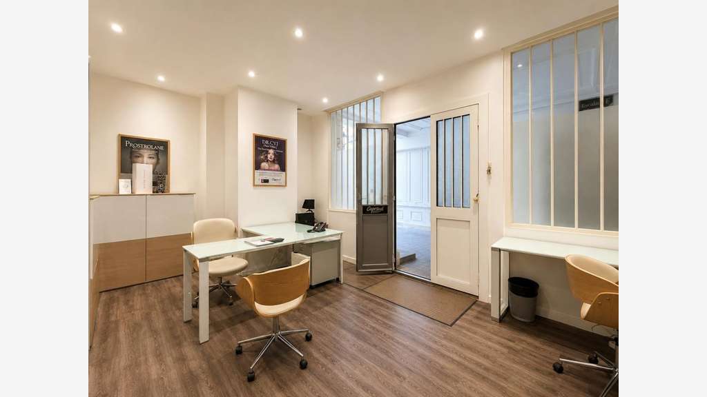 Vente murs commerciaux rénové 266m² à Paris 75009