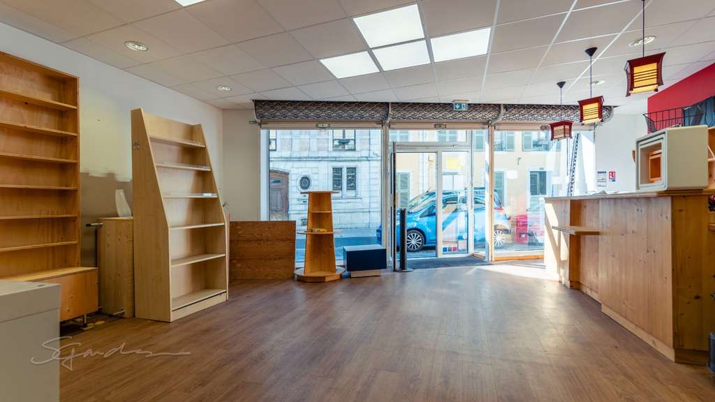 Loca commercial de 161m² à vendre à Pau centre 64