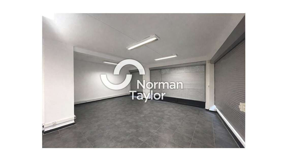 AV local commercial 115m² empl strat Perpignan