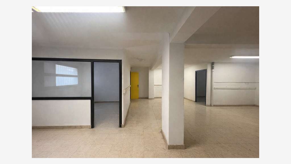 AV local commercial 115m² empl strat Perpignan