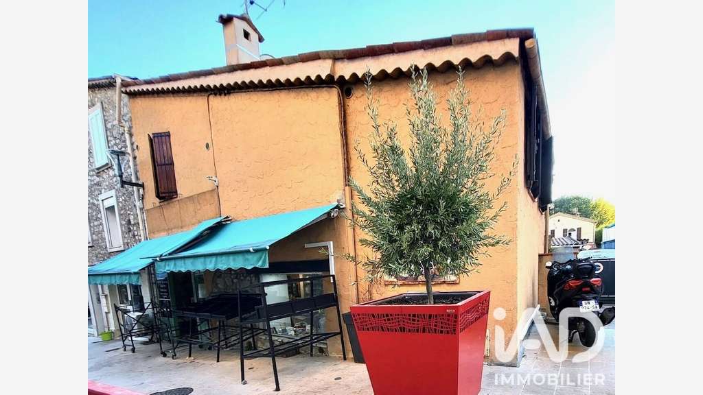 Vente local commercial de 47m² à Peymeinade centre