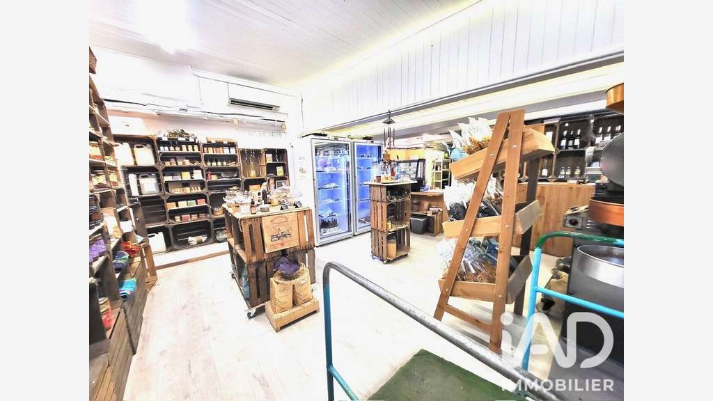 Vente local commercial de 47m² à Peymeinade centre