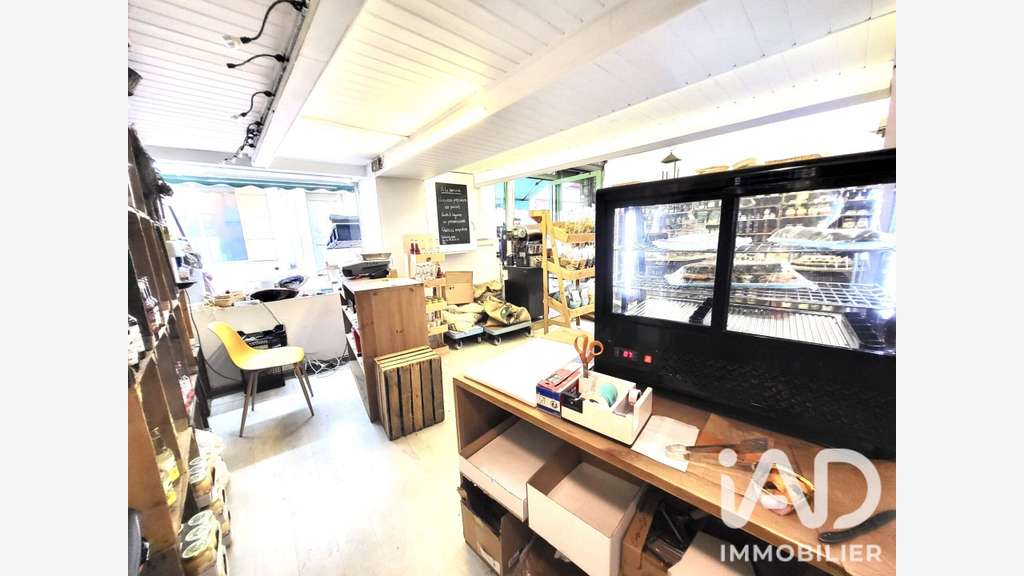 Vente local commercial de 47m² à Peymeinade centre