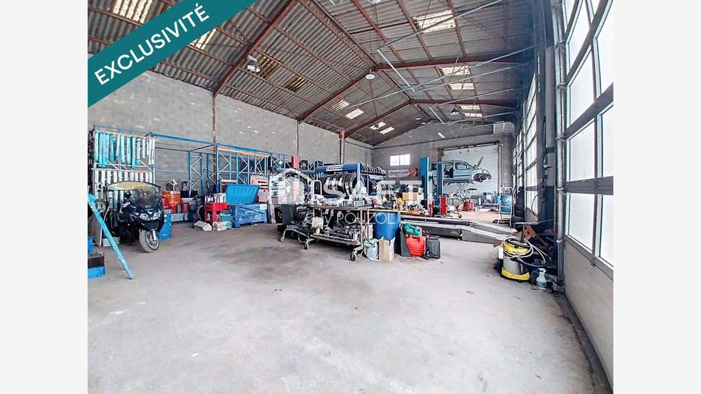 Murs commerciaux 300m² toute activité Pierrelatte
