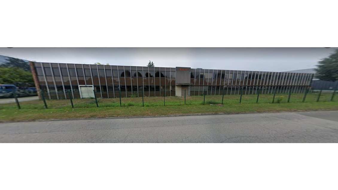 AV local d'activités 3000m² sur 7000m² à Plaisir