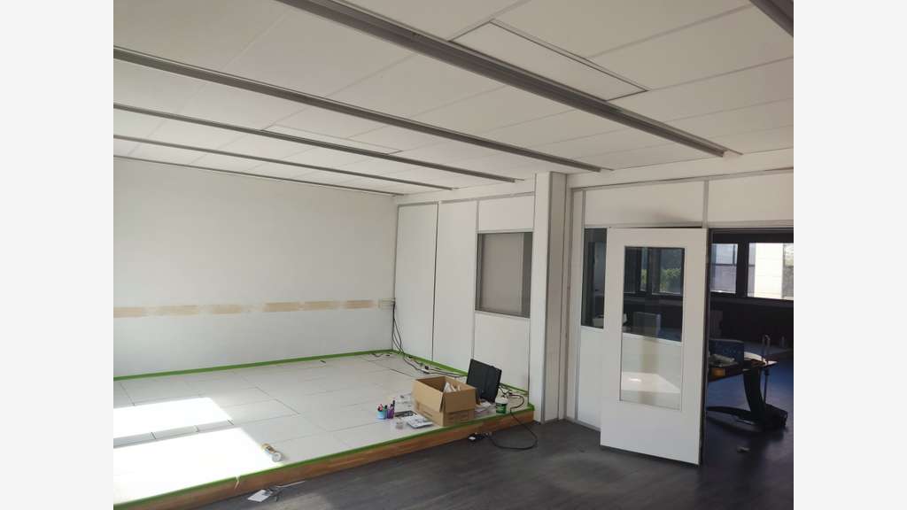 AV local d'activités 3000m² sur 7000m² à Plaisir