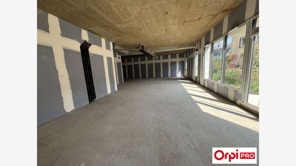 Local commercial neuf 162.56m² à vendre à Plérin