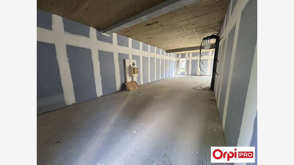 Local commercial neuf 162.56m² à vendre à Plérin
