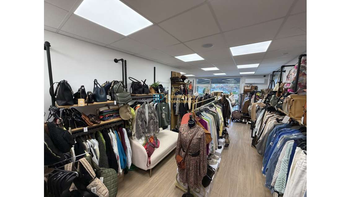 A vendre local commercial loué 100m² à Ploemeur 