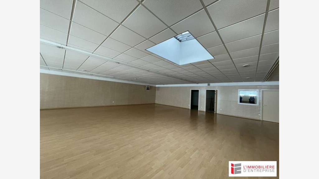 Local commercial pro de 233m² à vendre à Ploemeur