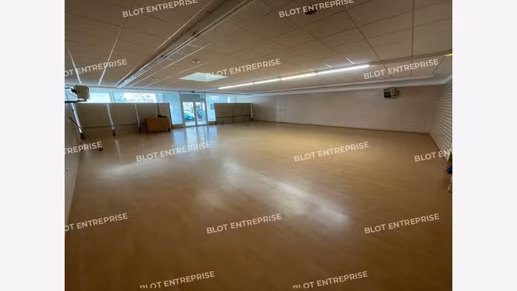 A vendre local commercial 265m² à Ploemeur centre