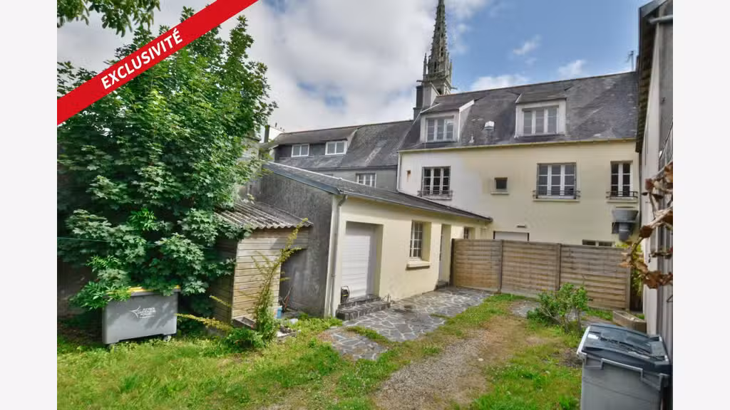 Vente immeuble de 213m² Centre de Plonévez-Porzay