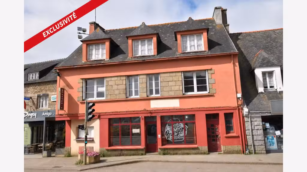 Vente immeuble de 213m² Centre de Plonévez-Porzay