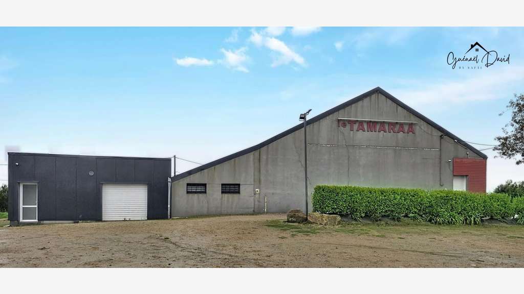 Vente local commercial polyvalent 546m² Plougoulm