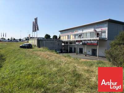 POITIERS - LOCAL COMMERCIAL à vendre