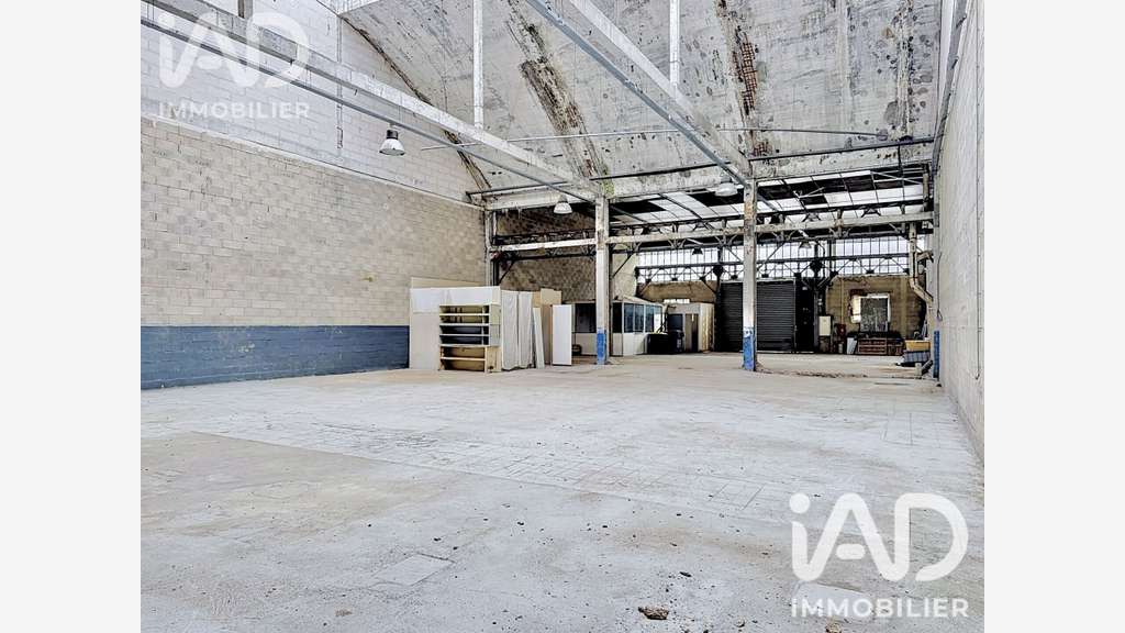 Vente entrepôt de 575m² en zi à Pommeuse