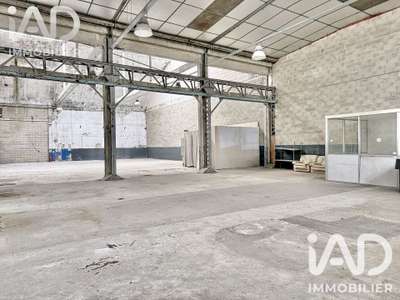 Local commercial à Pommeuse