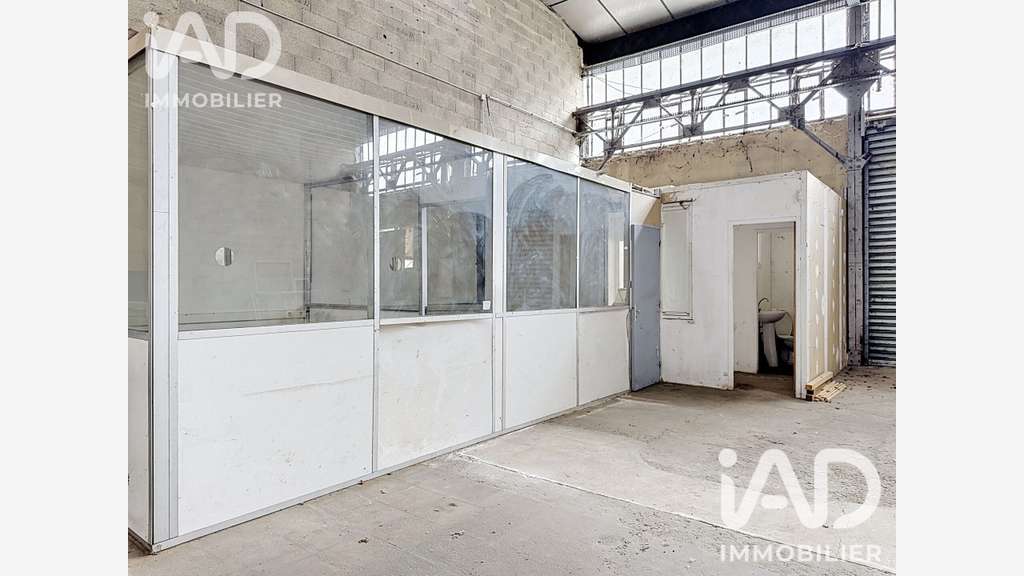 Vente entrepôt de 575m² en zi à Pommeuse