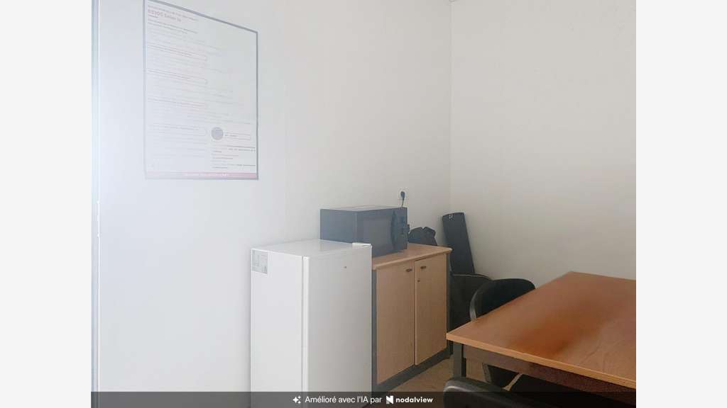 Local sans travaux, emplacement premium, parking