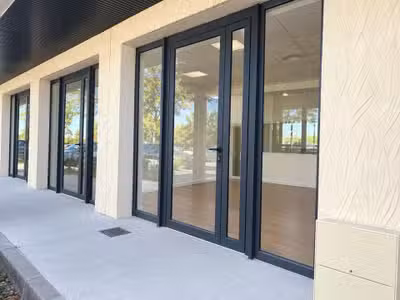 AV local commercial de 73m² à Pompignac