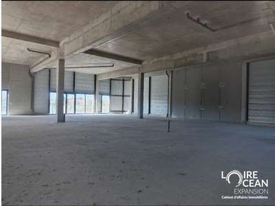 A vendre local bureau commercial 555m² à Pornic