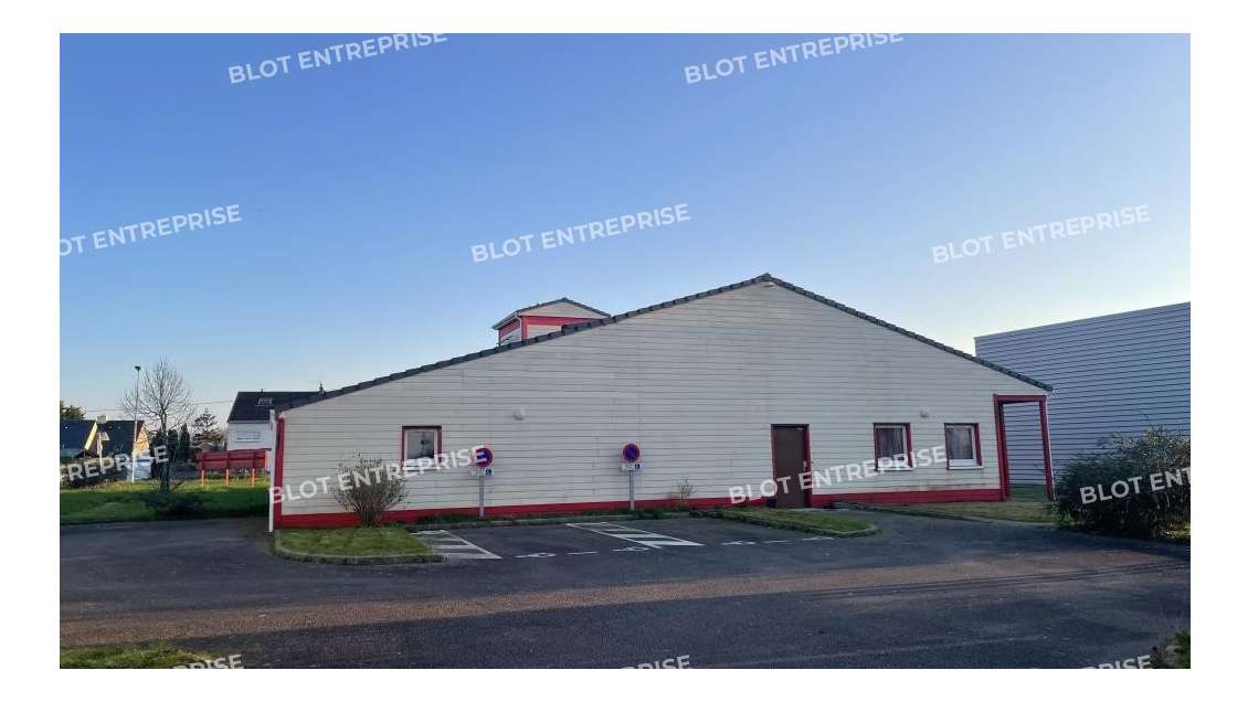 A vendre/à louer locaux 365m² ZA Pornichet