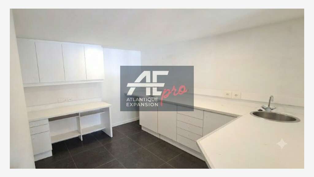 AV local commercial de 89m² proche mer à Pornichet