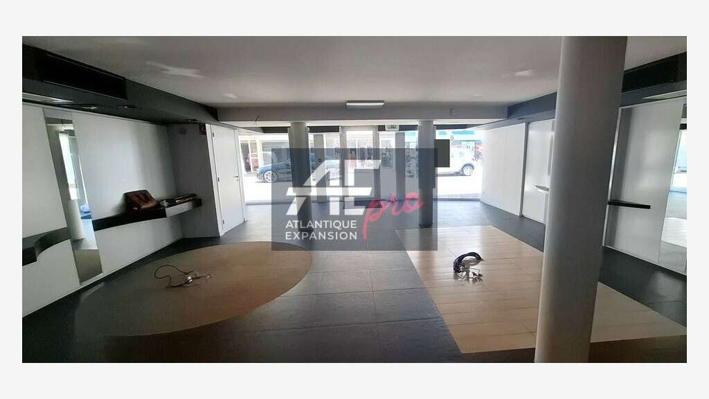 AV local commercial de 89m² proche mer à Pornichet