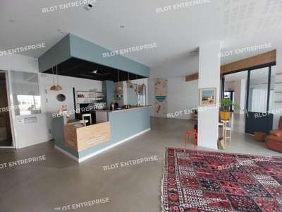À VENDRE - LOCAUX COMMERCIAUX - 170 M² - PORNICHET