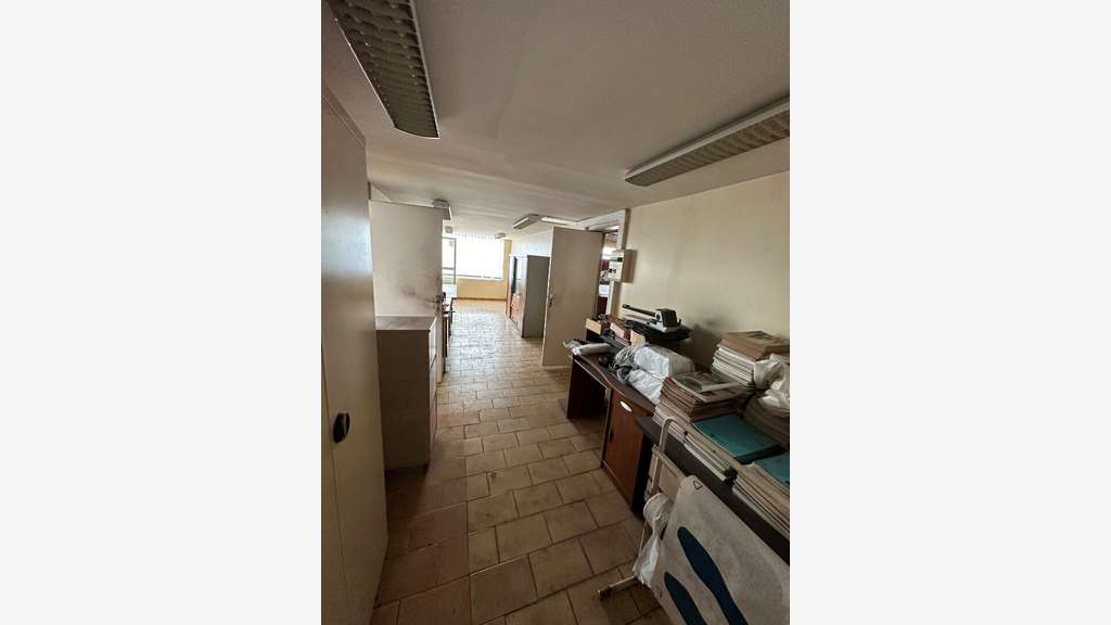 Vente local 240m² à Port-Saint-Louis-du-Rhône