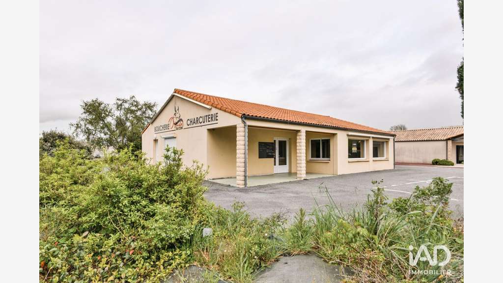 Vente local lumineux 147m² à Prahecq