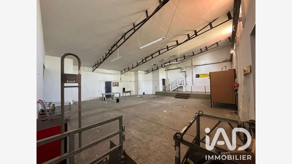 Vente entrepôt 470m² idéal artisans Préignac (33)