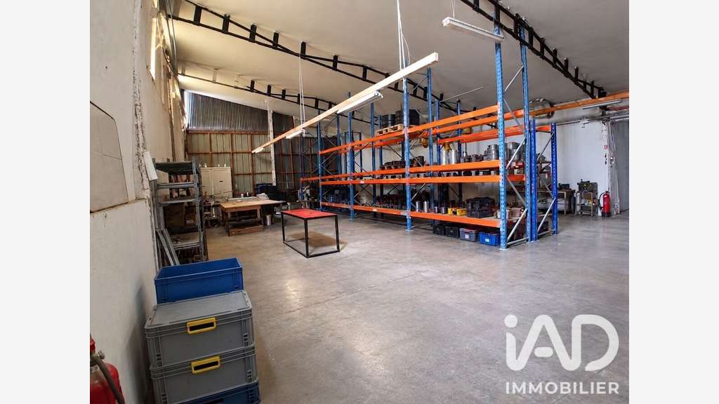Vente entrepôt 470m² idéal artisans Préignac (33)