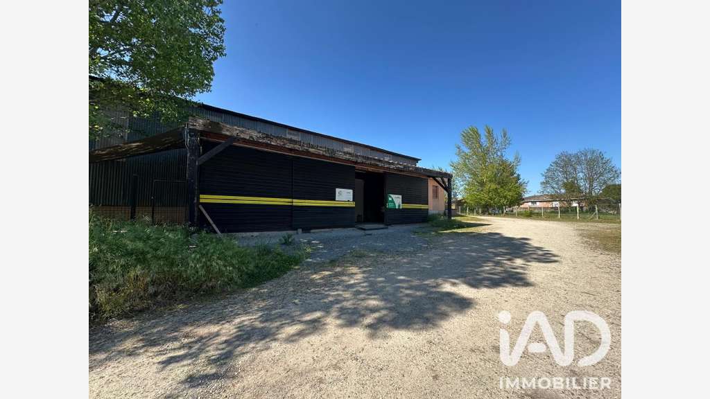 Vente entrepôt 470m² idéal artisans Préignac (33)