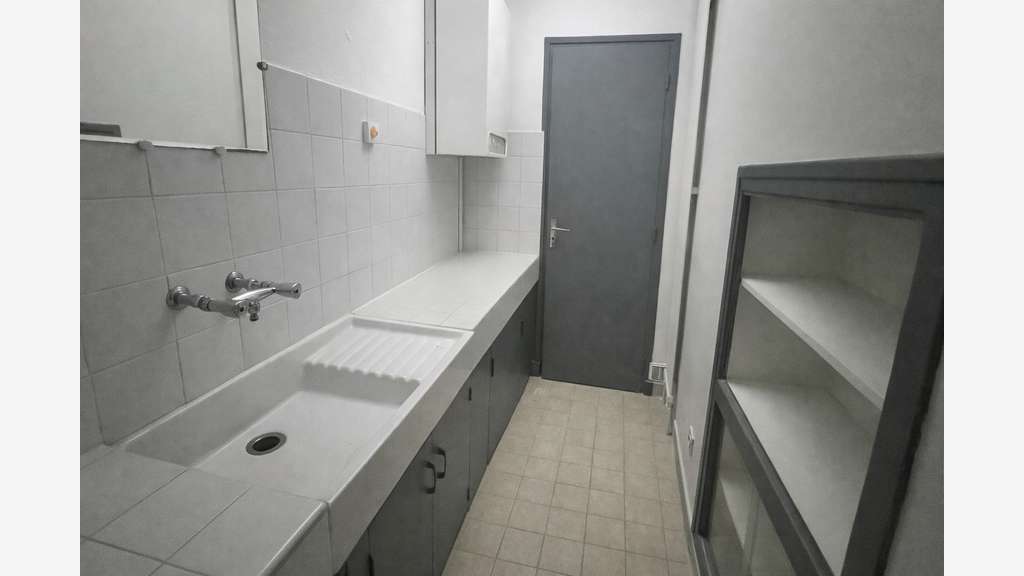 Cabinet ou bureaux 103 m², 3 entrées indépendantes