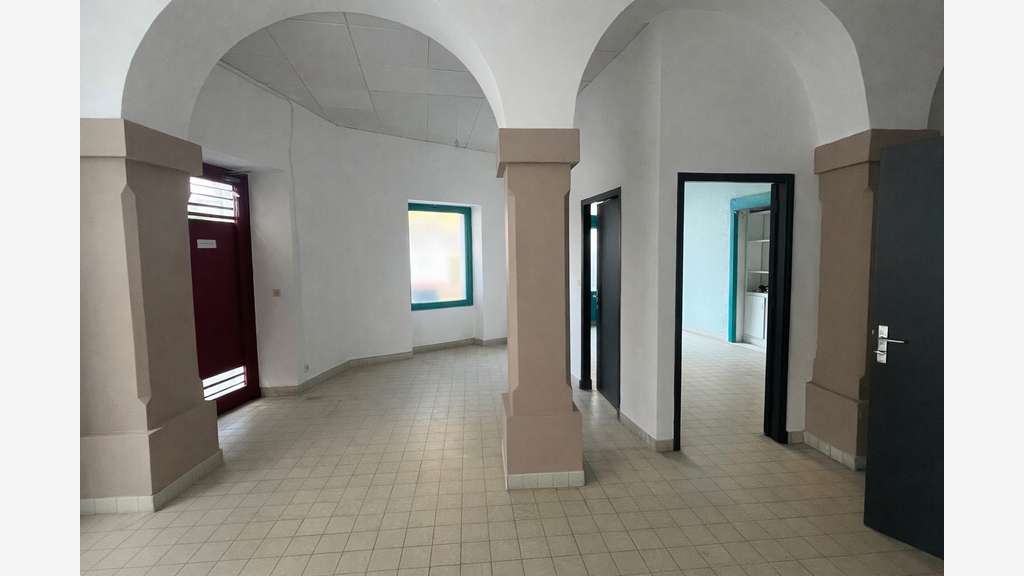 Cabinet ou bureaux 103 m², 3 entrées indépendantes