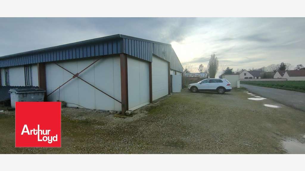 AV local d'activités de 283m² à Prunay-le-Gillon