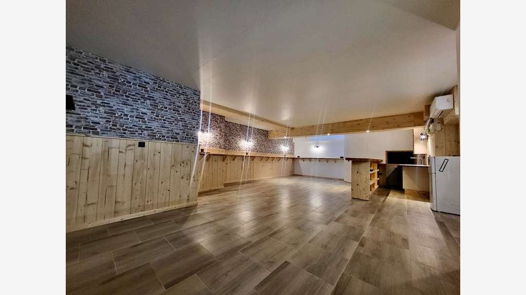 Local/bureau de 115m² à vendre à Publier (74)