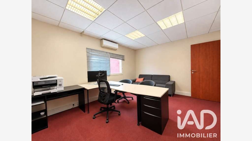 Vente local bureaux de 130m² à Puget-sur-Argens