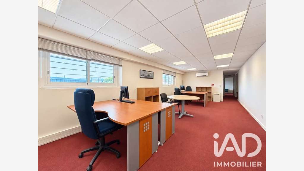 Vente local bureaux de 130m² à Puget-sur-Argens