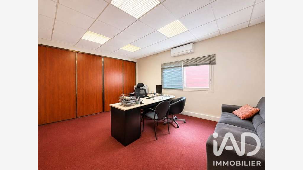 Vente local bureaux de 130m² à Puget-sur-Argens
