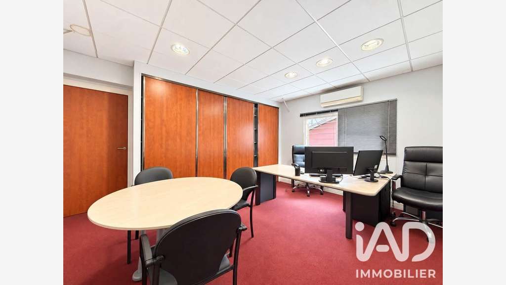 Vente local bureaux de 130m² à Puget-sur-Argens