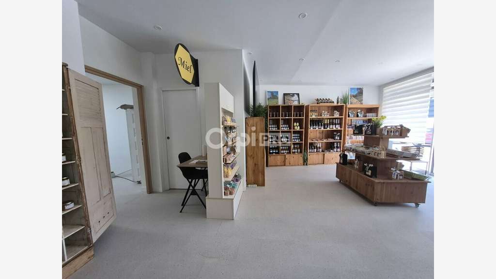 Local commercial de 105m² à vendre à Quiberon