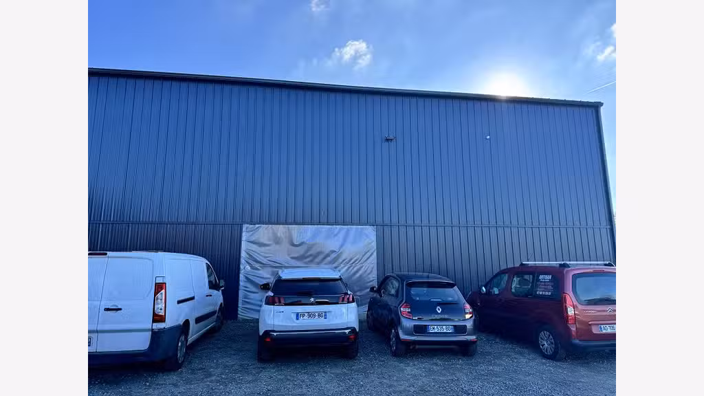 Vente 2 bâtiments d'activité en ZI à Ploudaniel