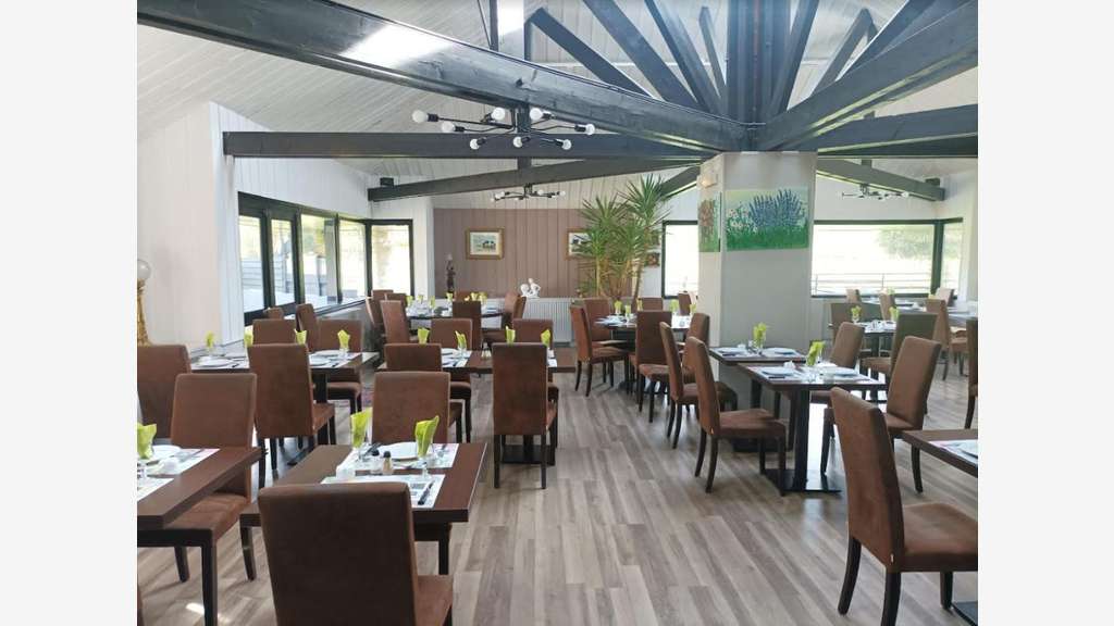 AV murs commerciaux 300m² Châteauneuf du Faou